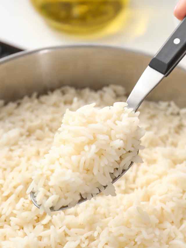  Além de ser um acompanhamento versátil, o arroz branco é uma fonte de carboidratos que fornece energia para o organismo.