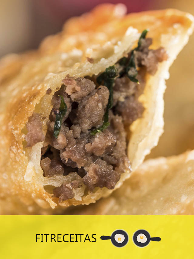  Essa receita de massa de pastel fit é uma opção mais saudável em comparação às massas tradicionais, pois utiliza farinha integral em sua composição.