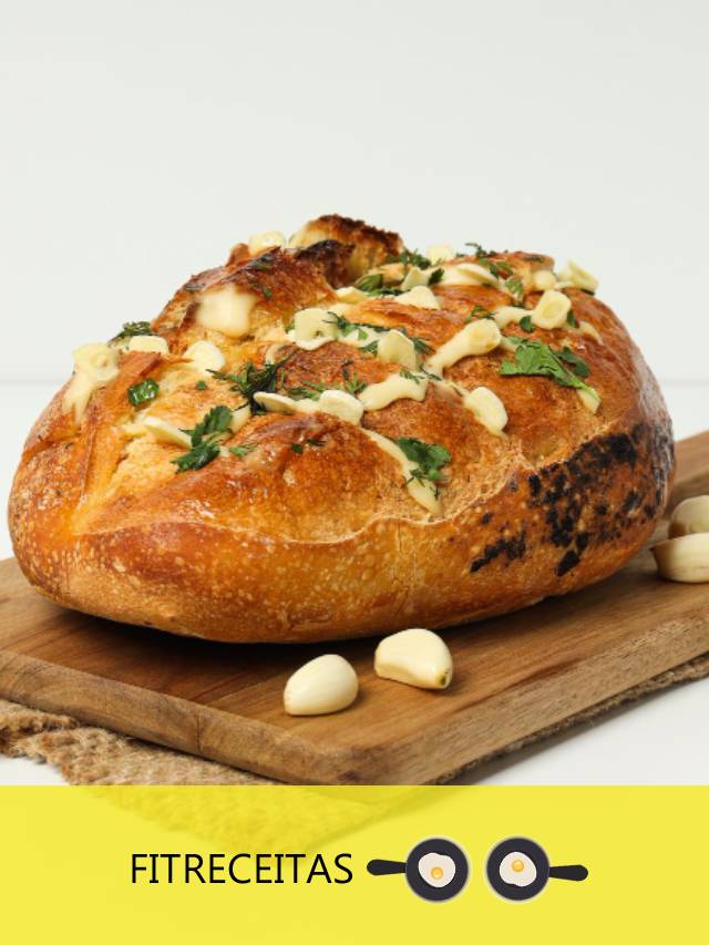  Se preferir um pão de alho mais crocante, você pode retirar o papel alumínio nos últimos minutos de cozimento e deixar o pão dourar um pouco mais.