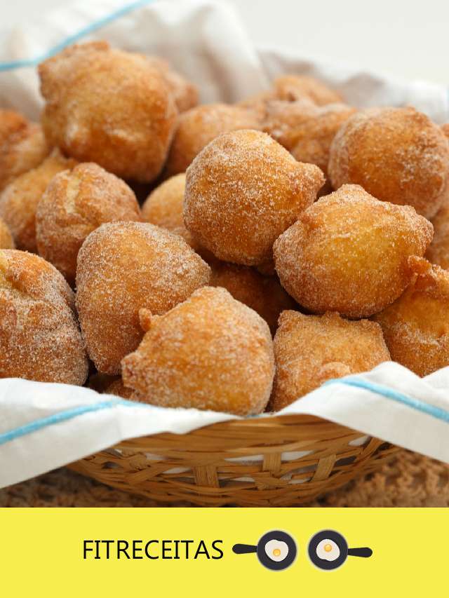  Essa versão fitness do tradicional bolinho de chuva é uma opção mais saudável, pois utiliza ingredientes integrais, óleo de coco e adoçantes naturais em substituição aos ingredientes convencionais. 