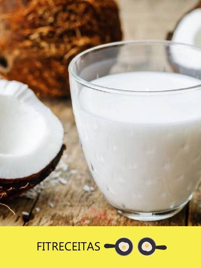  O leite de coco caseiro é uma alternativa deliciosa e saudável ao leite de vaca, além de ser uma base essencial em muitas cozinhas ao redor do mundo. Você pode usá-lo em receitas doces e salgadas, como smoothies, curries, sobremesas, molhos e muito mais. Este leite de coco caseiro é fácil de preparar e não contém aditivos ou conservantes. Veja como fazer: