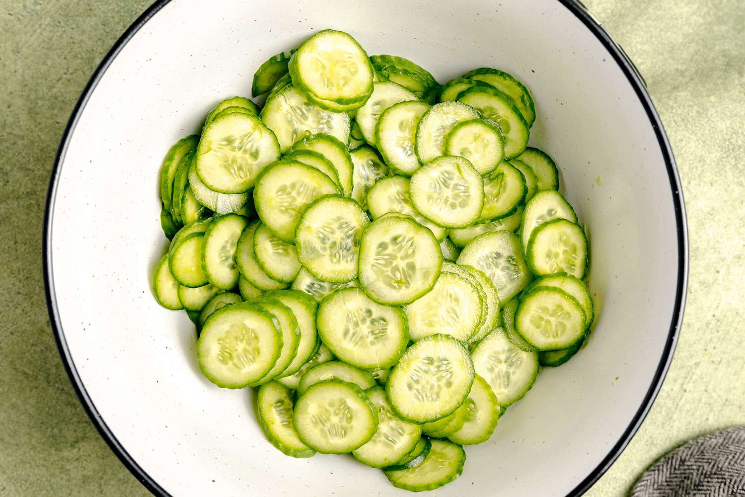 O sanduíche de pepino grego de 1 minuto que eu faço repetir